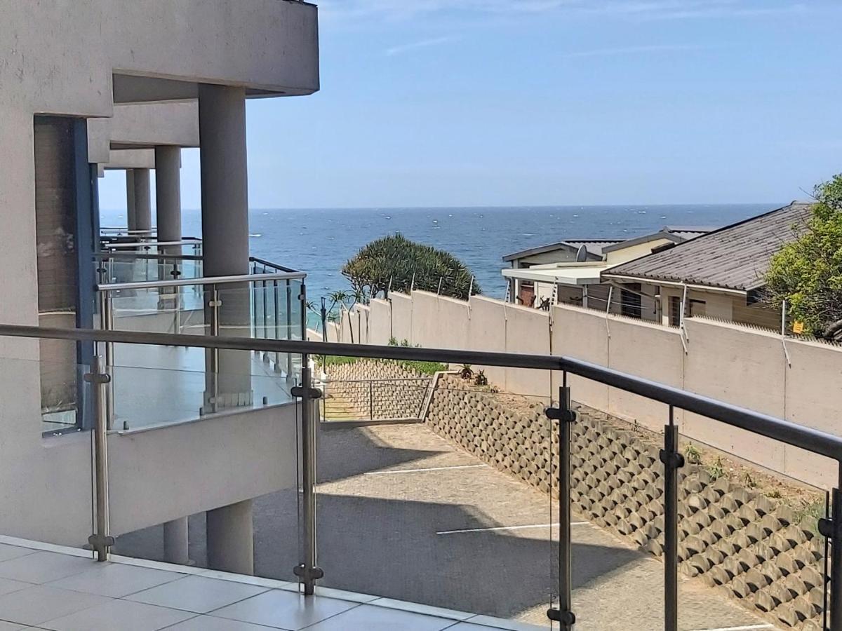 Whale Rock, Modern Beachfront Apartment Margate Extérieur photo