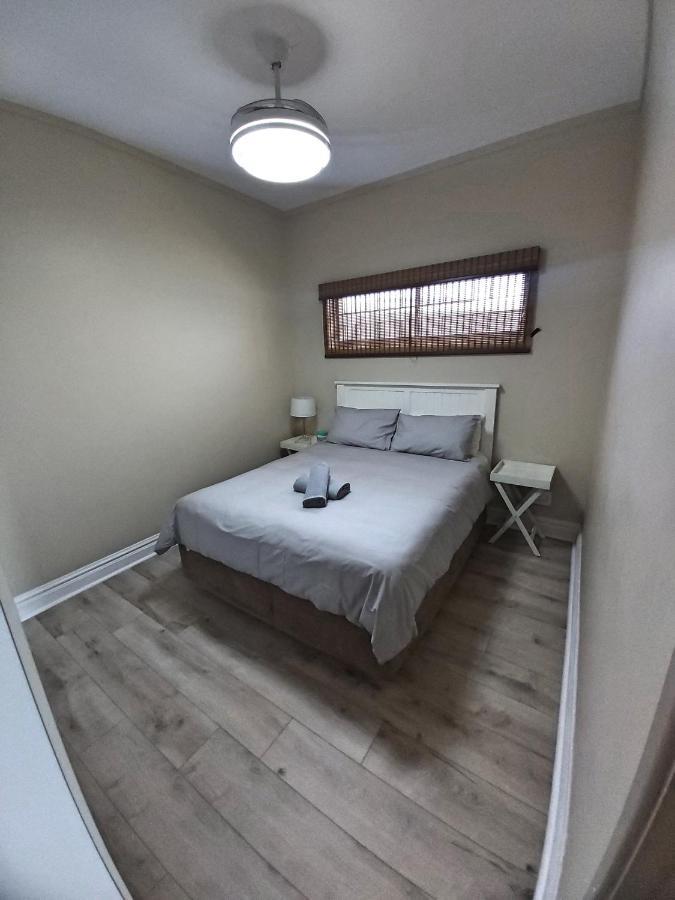 Whale Rock, Modern Beachfront Apartment Margate Extérieur photo